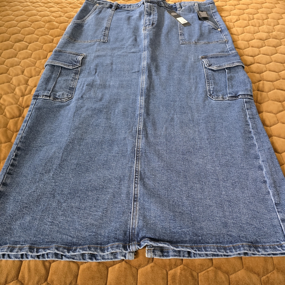 Fashion Nova: Blue Denim Jean Skirt 💥BRAND NEW